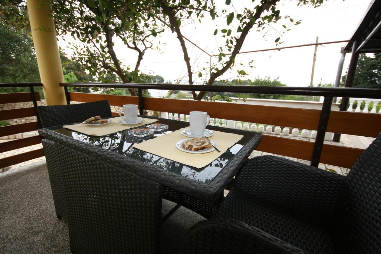 Apartments Suha Punta - Villa Babalonija Kampor Buitenkant foto