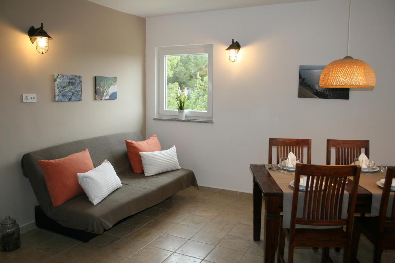 Apartments Suha Punta - Villa Babalonija Kampor Buitenkant foto