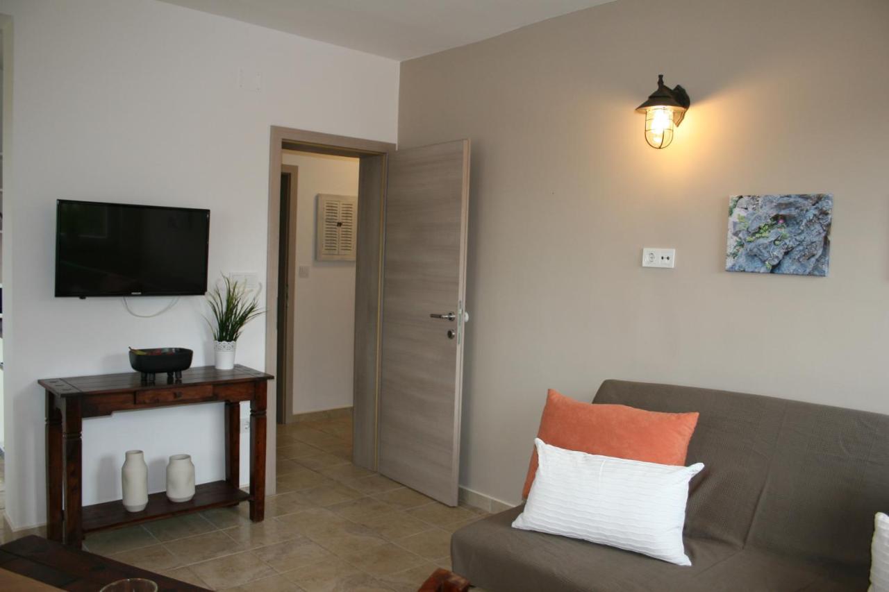 Apartments Suha Punta - Villa Babalonija Kampor Buitenkant foto